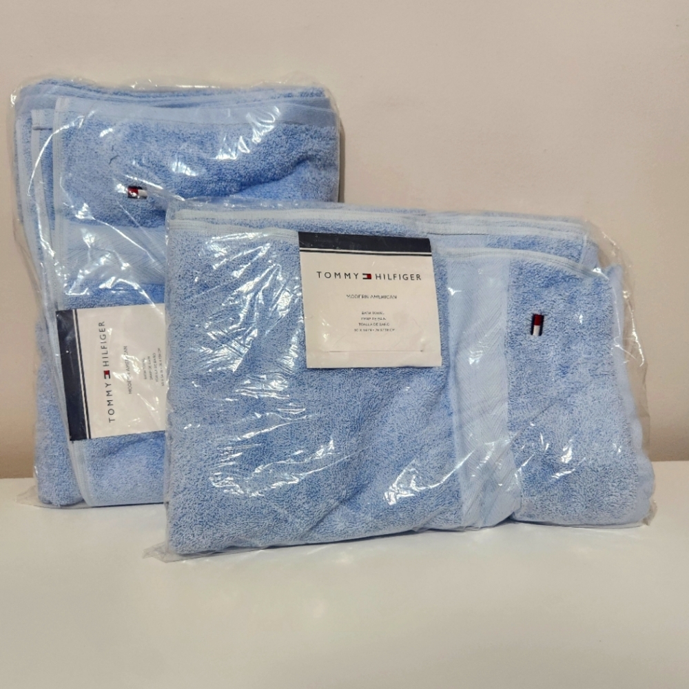 Tommy Hilfiger Light Blue Bath Towel Set